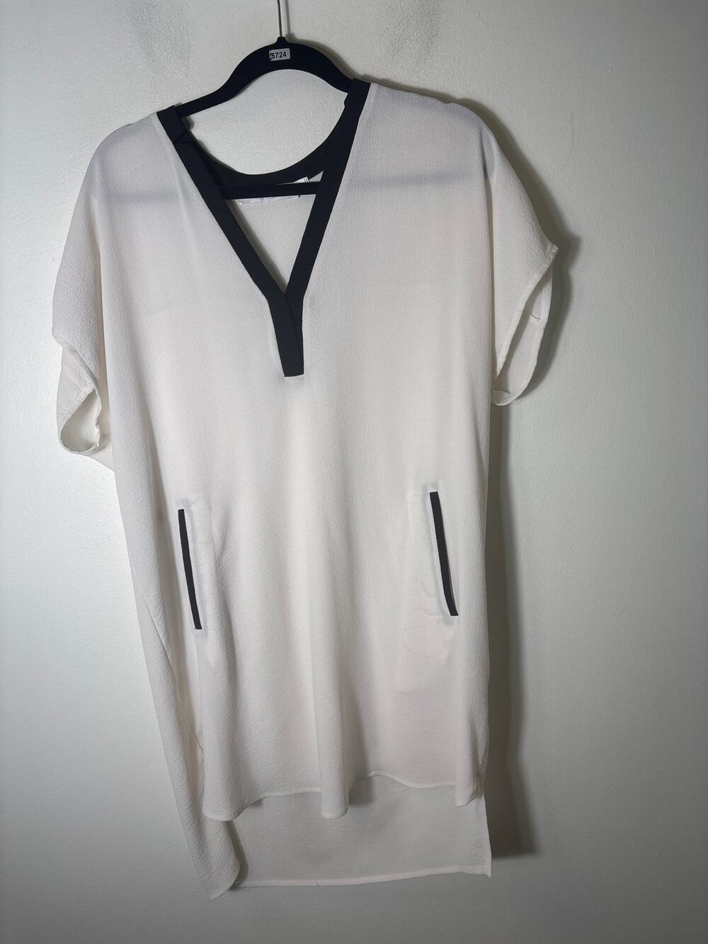 Astr Wite With Black Trim Oversize Top sz L